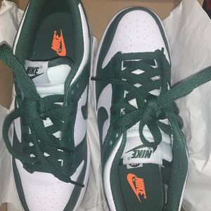 Nike dunk lows (GS)